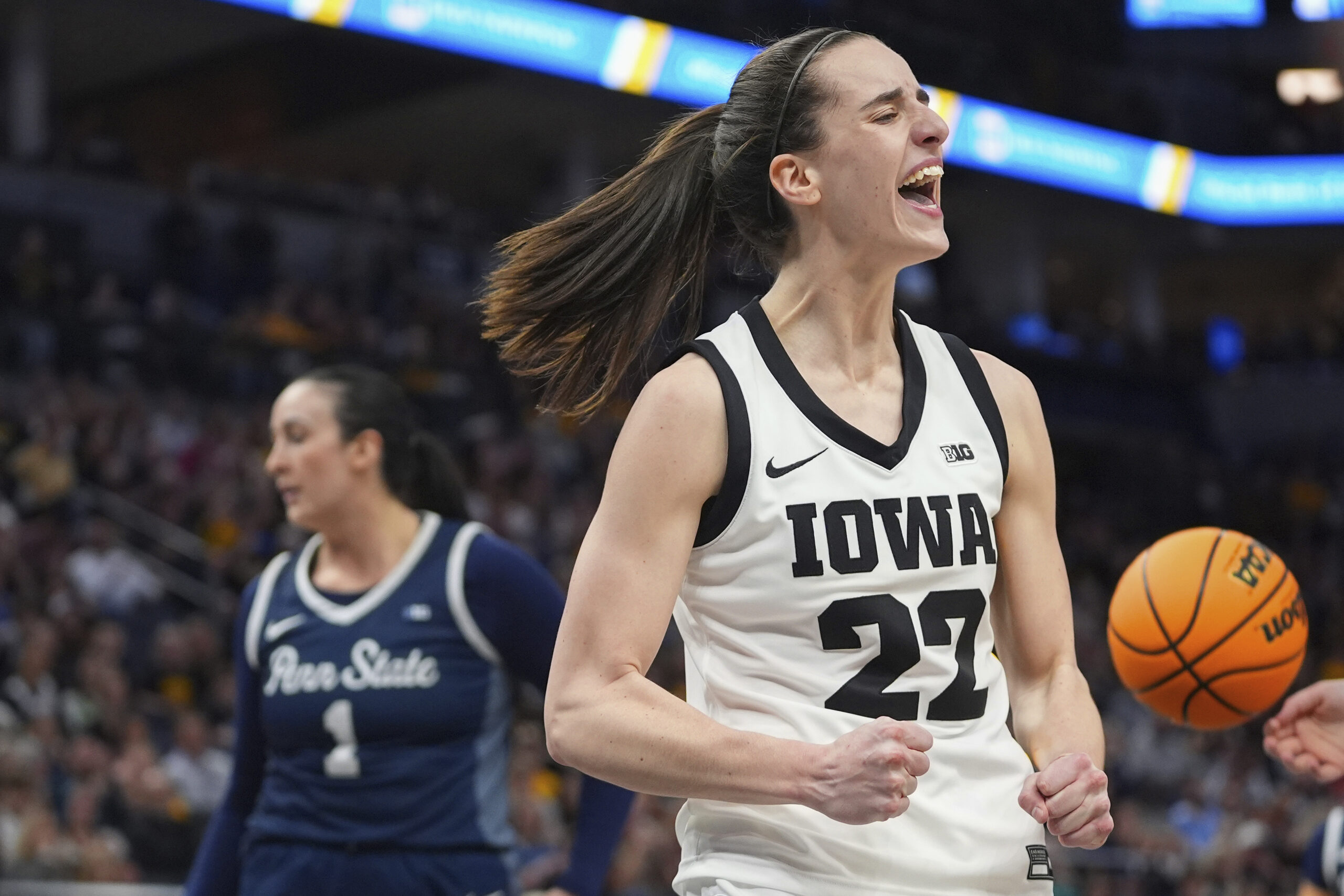 COLUMN: Men's college hoops has much more to worry about than the rise of women's basketball